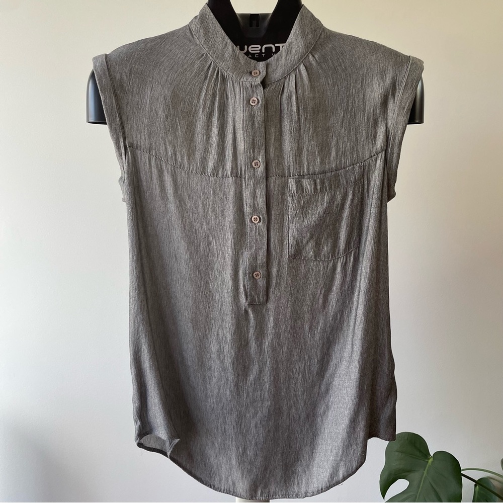 Reiss grey/silver sleeveless half button up
